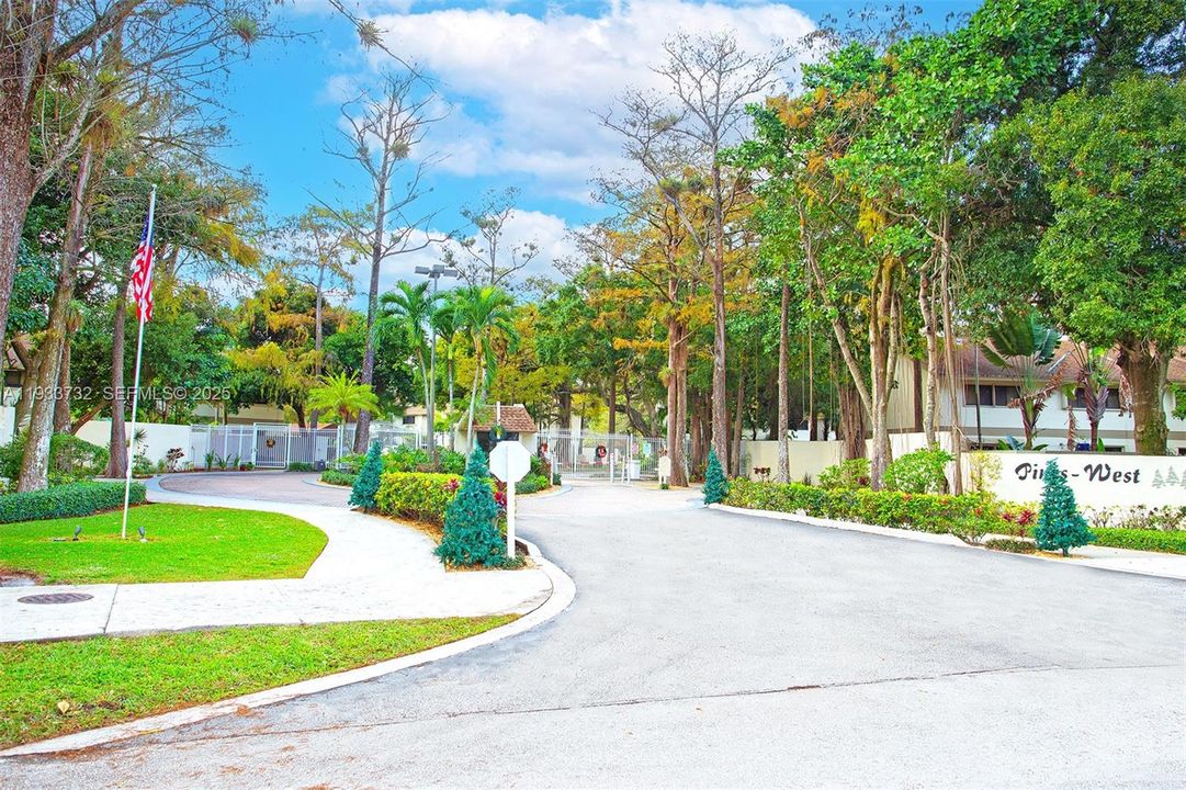 For Sale: $340,000 (3 beds, 2 baths, 1244 Square Feet)