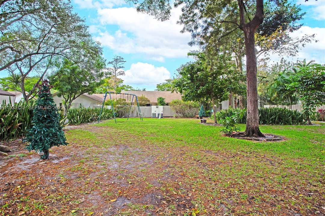 For Sale: $340,000 (3 beds, 2 baths, 1244 Square Feet)