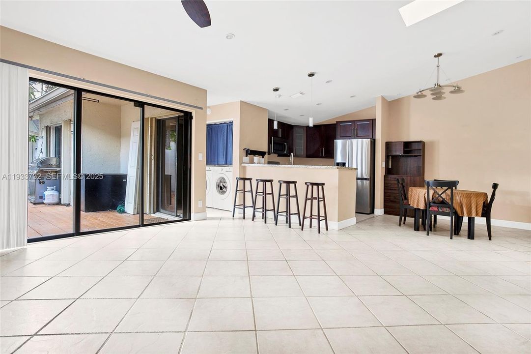 For Sale: $340,000 (3 beds, 2 baths, 1244 Square Feet)