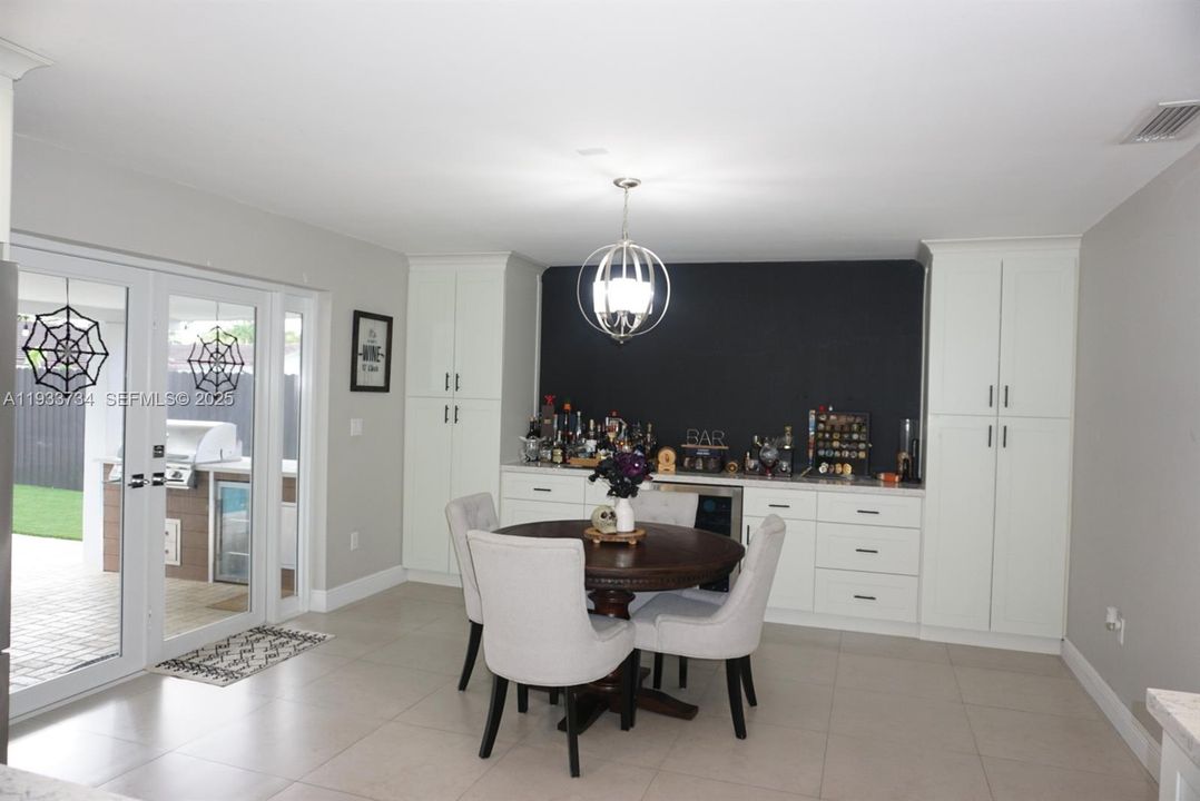 En Renta: $5,500 (4 camas, 3 baños, 2288 Pies cuadrados)