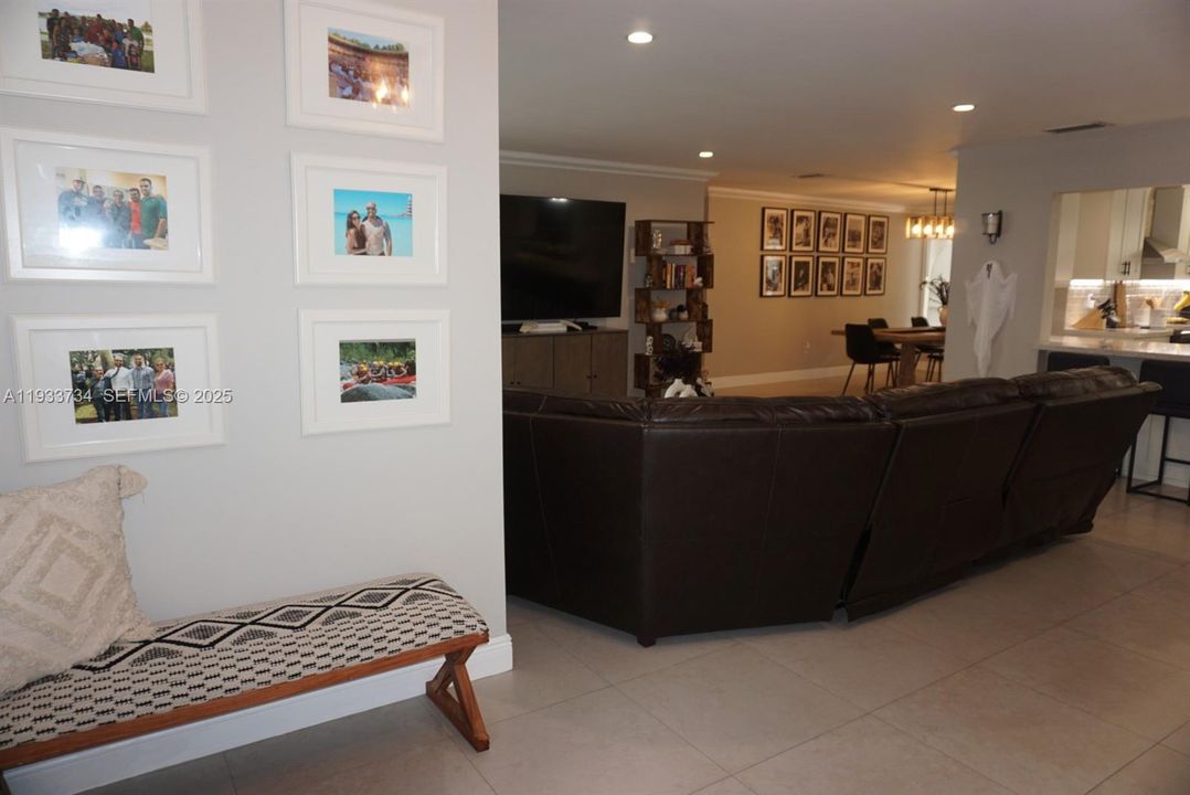 En Renta: $5,500 (4 camas, 3 baños, 2288 Pies cuadrados)