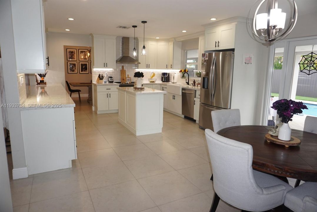 En Renta: $5,500 (4 camas, 3 baños, 2288 Pies cuadrados)