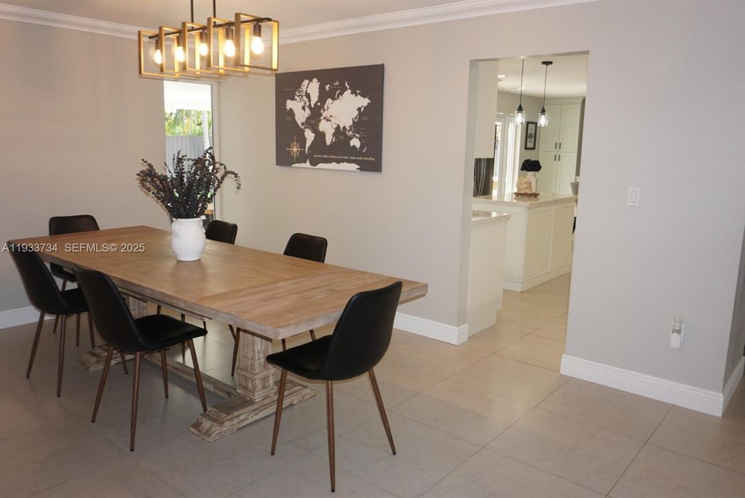 En Renta: $5,500 (4 camas, 3 baños, 2288 Pies cuadrados)