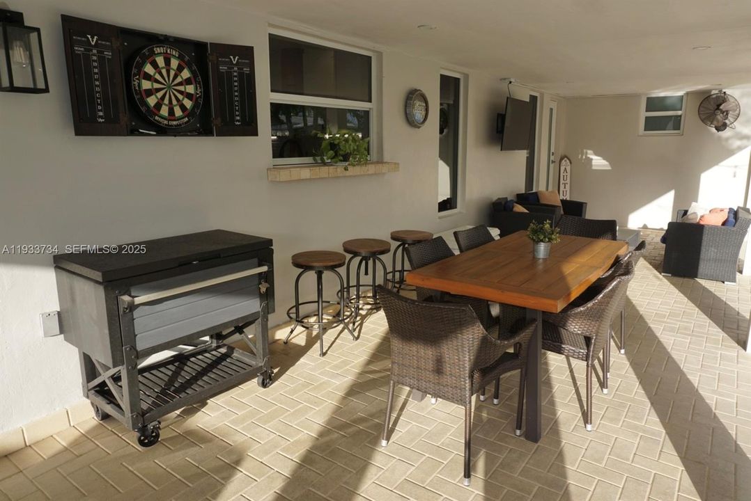 En Renta: $5,500 (4 camas, 3 baños, 2288 Pies cuadrados)