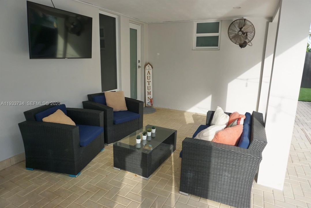 En Renta: $5,500 (4 camas, 3 baños, 2288 Pies cuadrados)