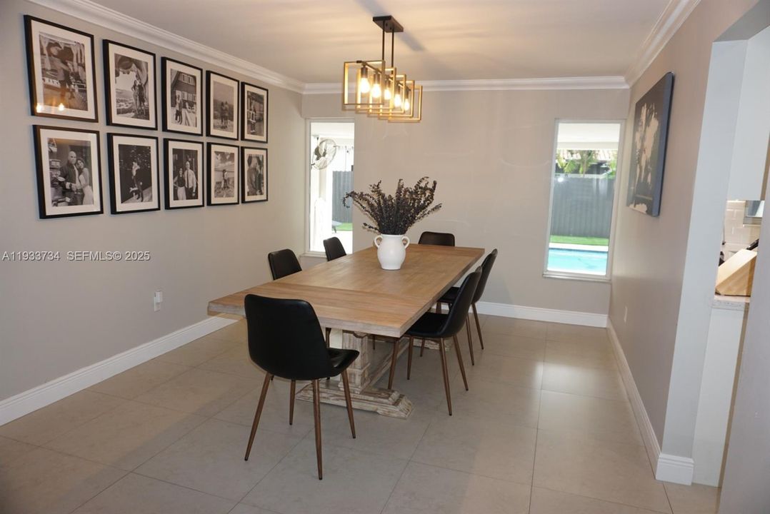 En Renta: $5,500 (4 camas, 3 baños, 2288 Pies cuadrados)