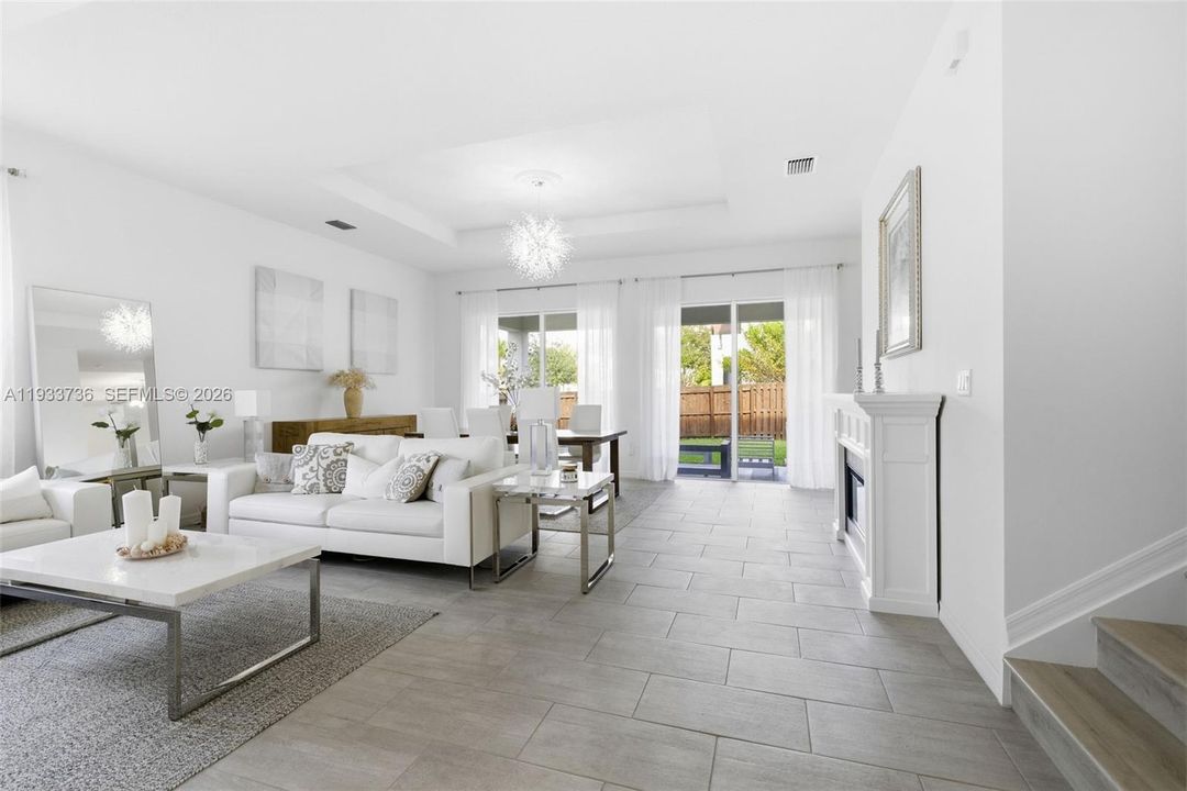 En Renta: $5,600 (4 camas, 3 baños, 3188 Pies cuadrados)