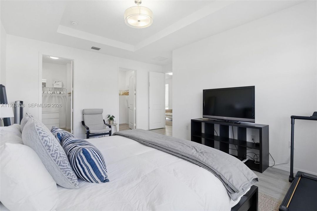 En Renta: $5,600 (4 camas, 3 baños, 3188 Pies cuadrados)