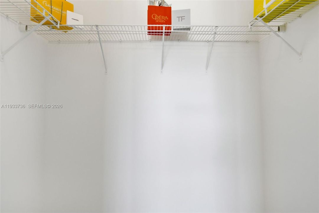 En Renta: $5,600 (4 camas, 3 baños, 3188 Pies cuadrados)