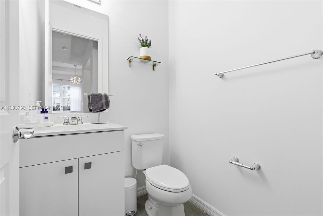 En Renta: $5,600 (4 camas, 3 baños, 3188 Pies cuadrados)