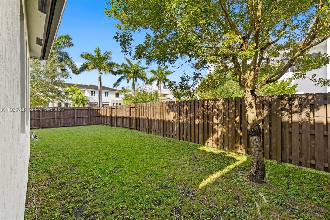 En Renta: $5,600 (4 camas, 3 baños, 3188 Pies cuadrados)