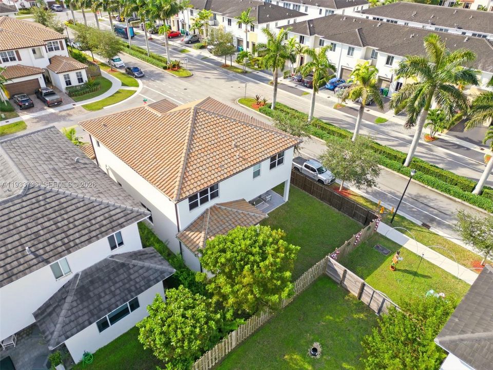 En Renta: $5,600 (4 camas, 3 baños, 3188 Pies cuadrados)