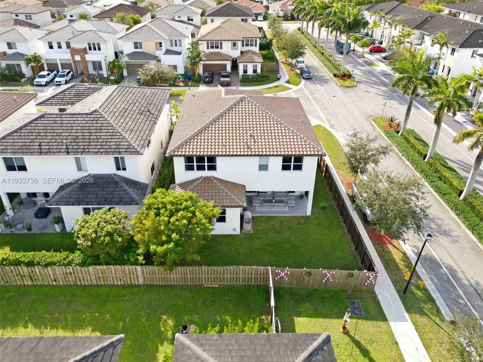 En Renta: $5,600 (4 camas, 3 baños, 3188 Pies cuadrados)