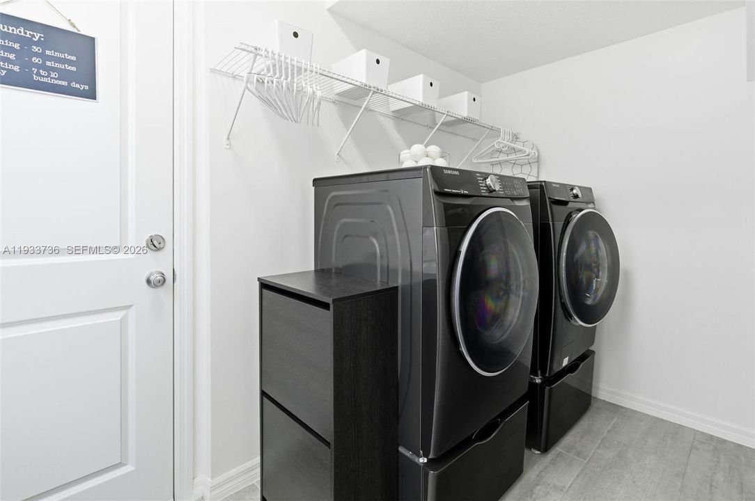 En Renta: $5,600 (4 camas, 3 baños, 3188 Pies cuadrados)