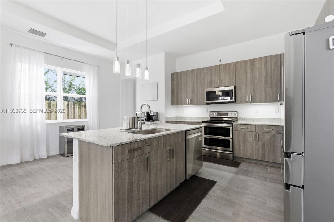 En Renta: $5,600 (4 camas, 3 baños, 3188 Pies cuadrados)