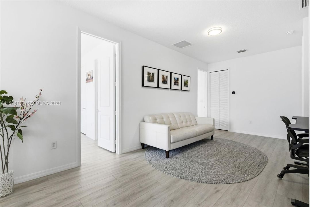 En Renta: $5,600 (4 camas, 3 baños, 3188 Pies cuadrados)