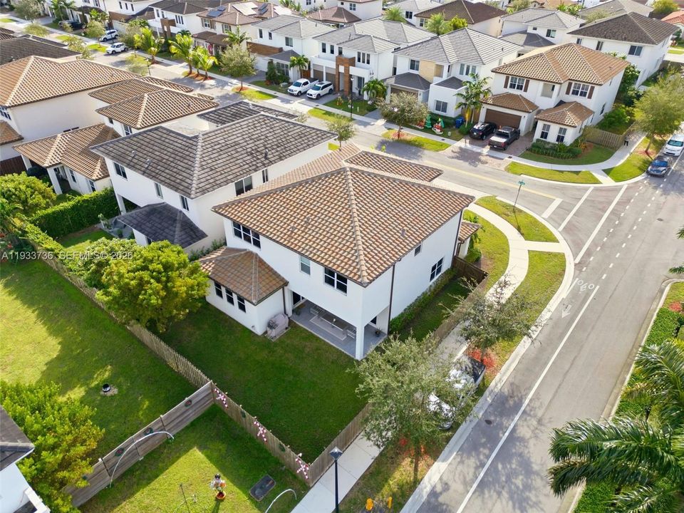 En Renta: $5,600 (4 camas, 3 baños, 3188 Pies cuadrados)