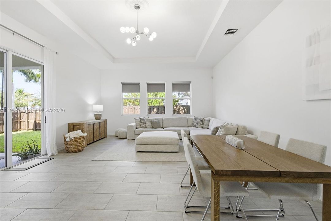 En Renta: $5,600 (4 camas, 3 baños, 3188 Pies cuadrados)