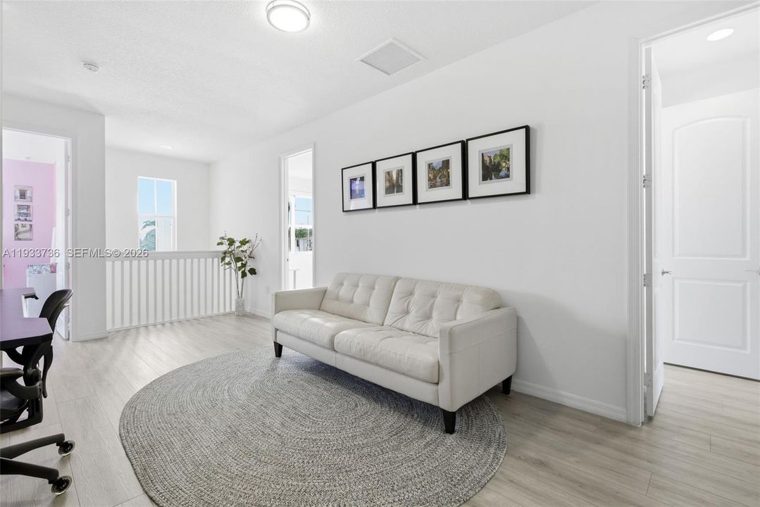 En Renta: $5,600 (4 camas, 3 baños, 3188 Pies cuadrados)