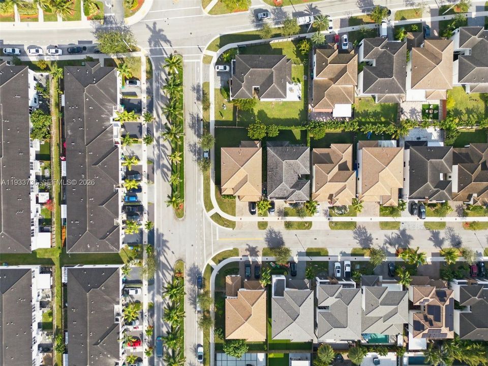 En Renta: $5,600 (4 camas, 3 baños, 3188 Pies cuadrados)