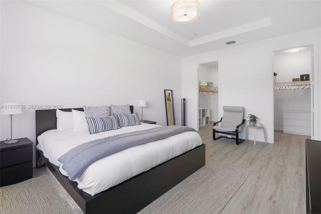 En Renta: $5,600 (4 camas, 3 baños, 3188 Pies cuadrados)