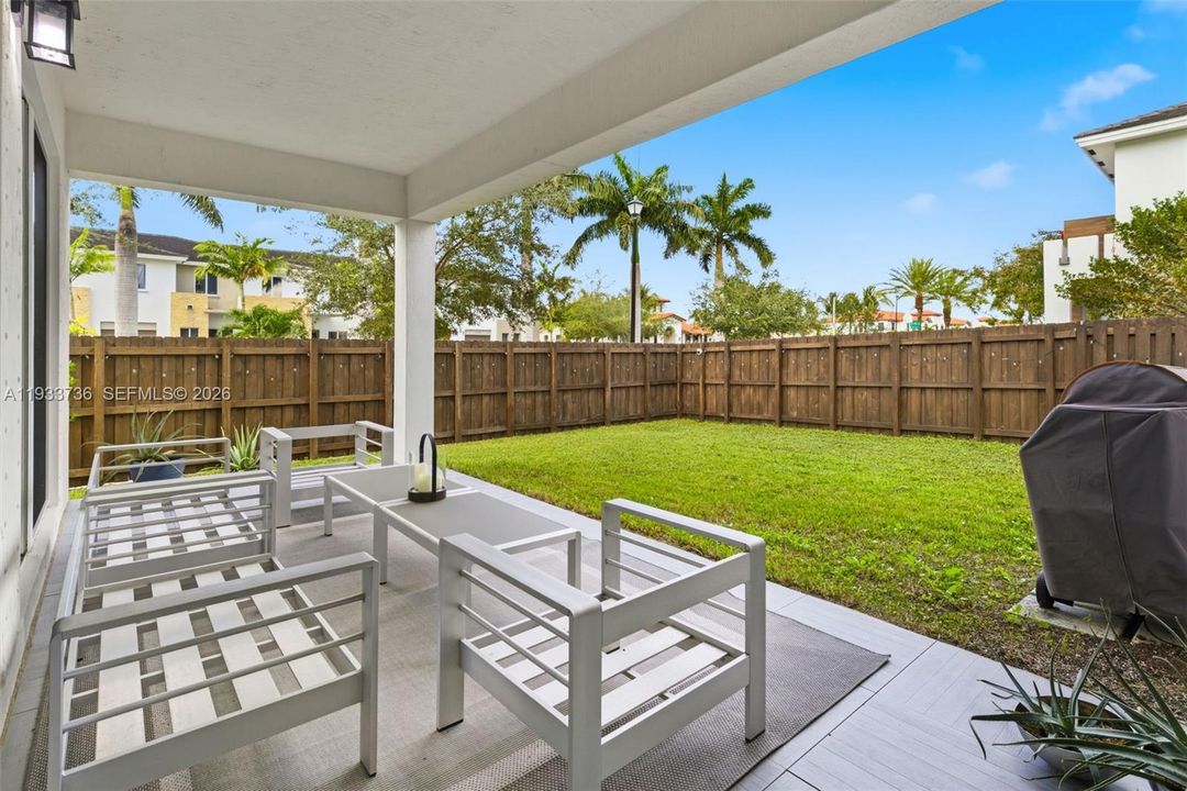 En Renta: $5,600 (4 camas, 3 baños, 3188 Pies cuadrados)