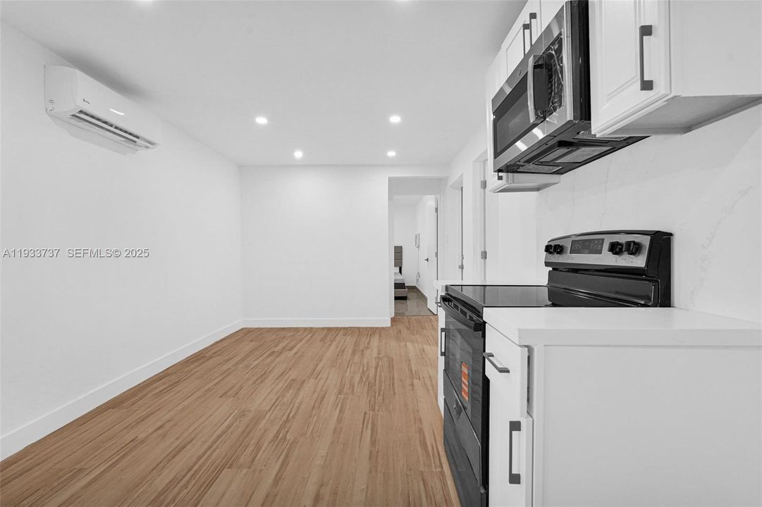 For Rent: $3,600 (3 beds, 1 baths, 1670 Square Feet)