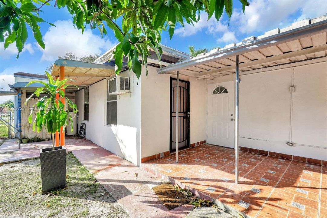 For Rent: $3,600 (3 beds, 1 baths, 1670 Square Feet)