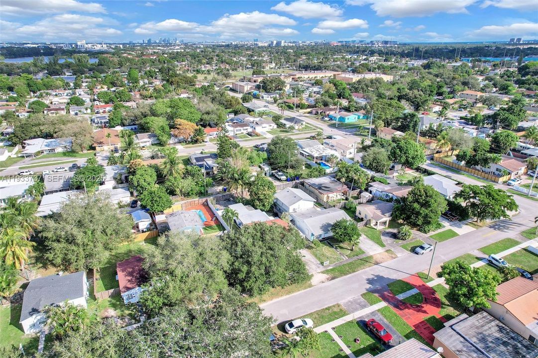 For Rent: $3,600 (3 beds, 1 baths, 1670 Square Feet)