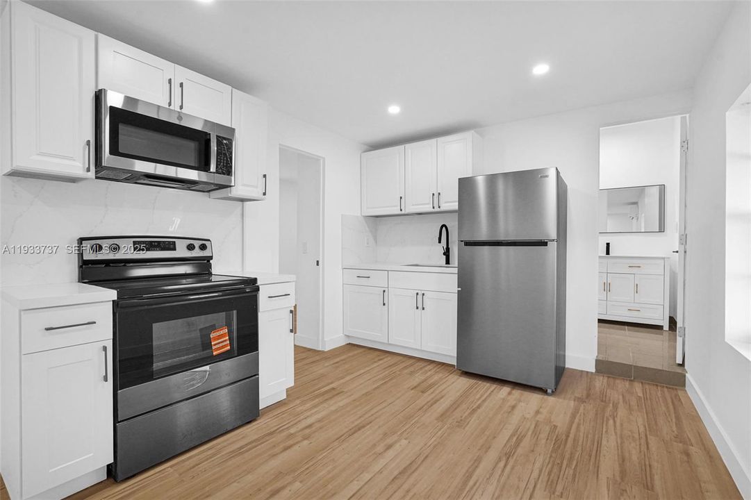 For Rent: $3,600 (3 beds, 1 baths, 1670 Square Feet)