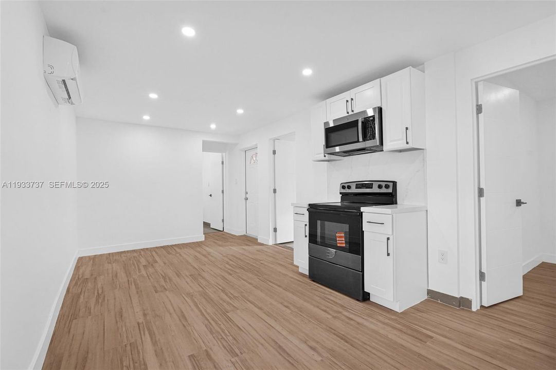 For Rent: $3,600 (3 beds, 1 baths, 1670 Square Feet)