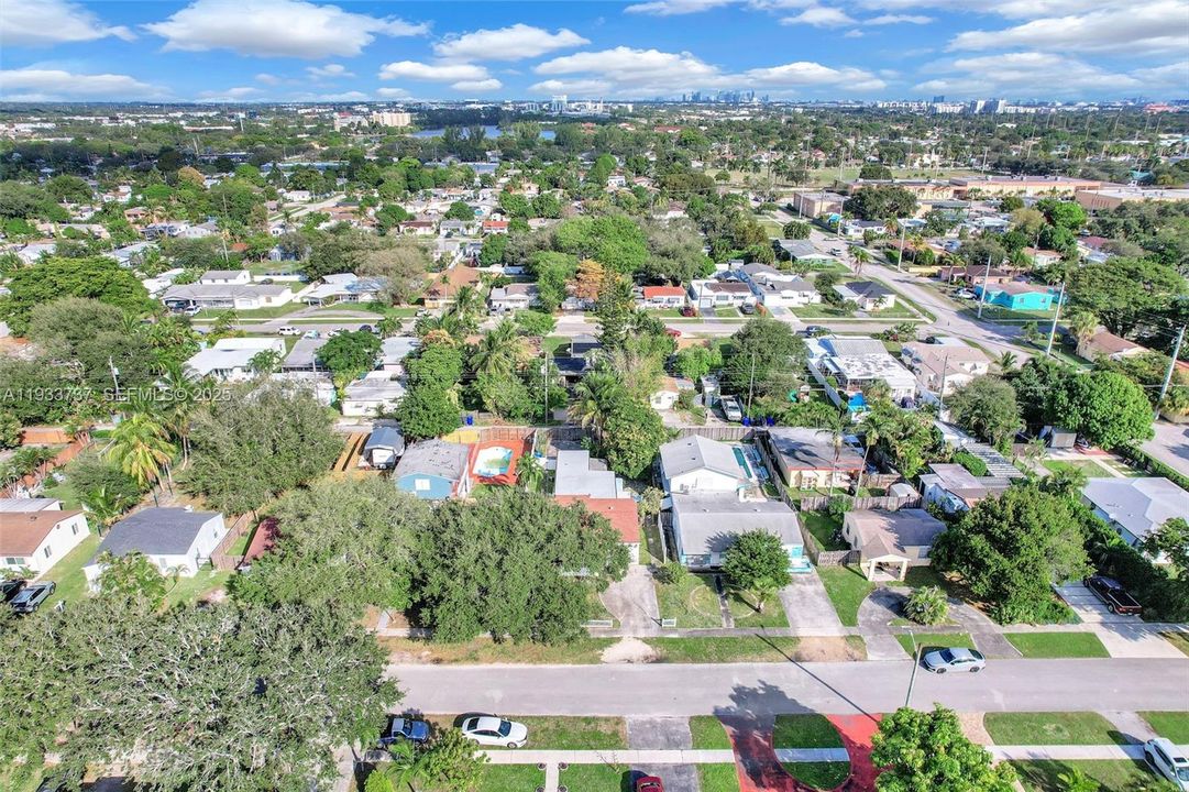 For Rent: $3,600 (3 beds, 1 baths, 1670 Square Feet)