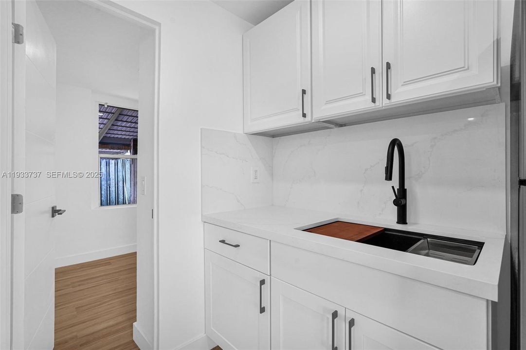 For Rent: $3,600 (3 beds, 1 baths, 1670 Square Feet)