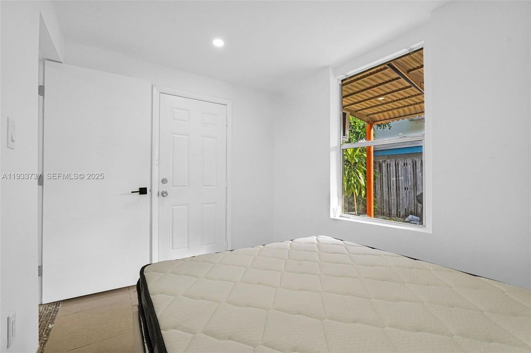 For Rent: $3,600 (3 beds, 1 baths, 1670 Square Feet)