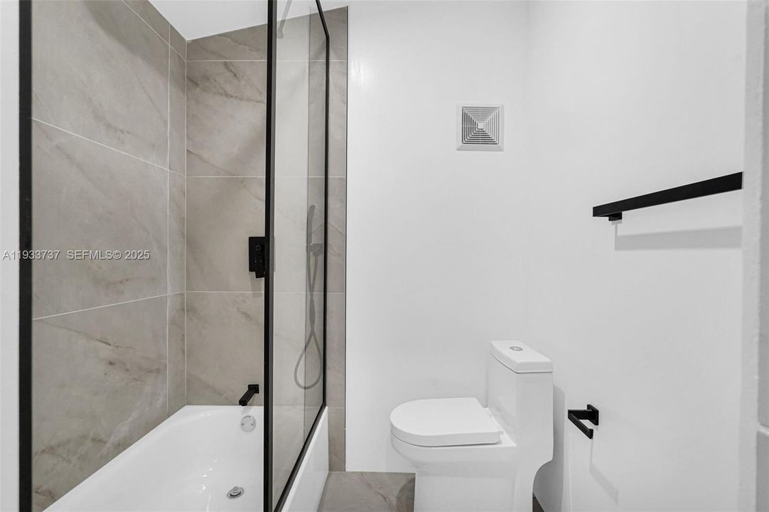 For Rent: $3,600 (3 beds, 1 baths, 1670 Square Feet)