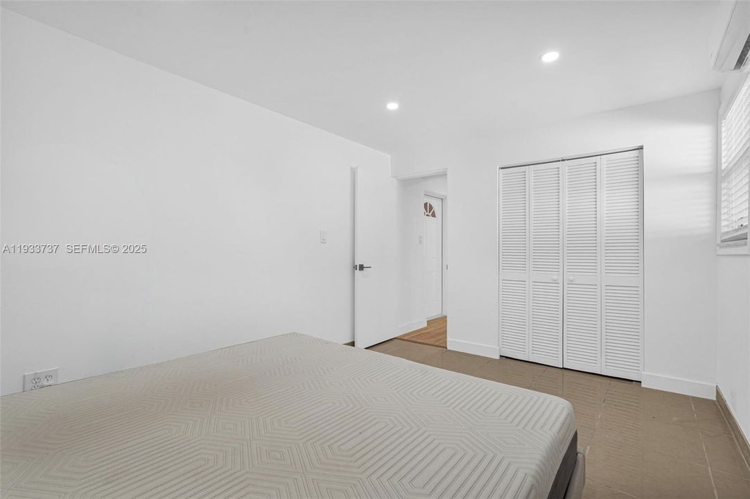 For Rent: $3,600 (3 beds, 1 baths, 1670 Square Feet)