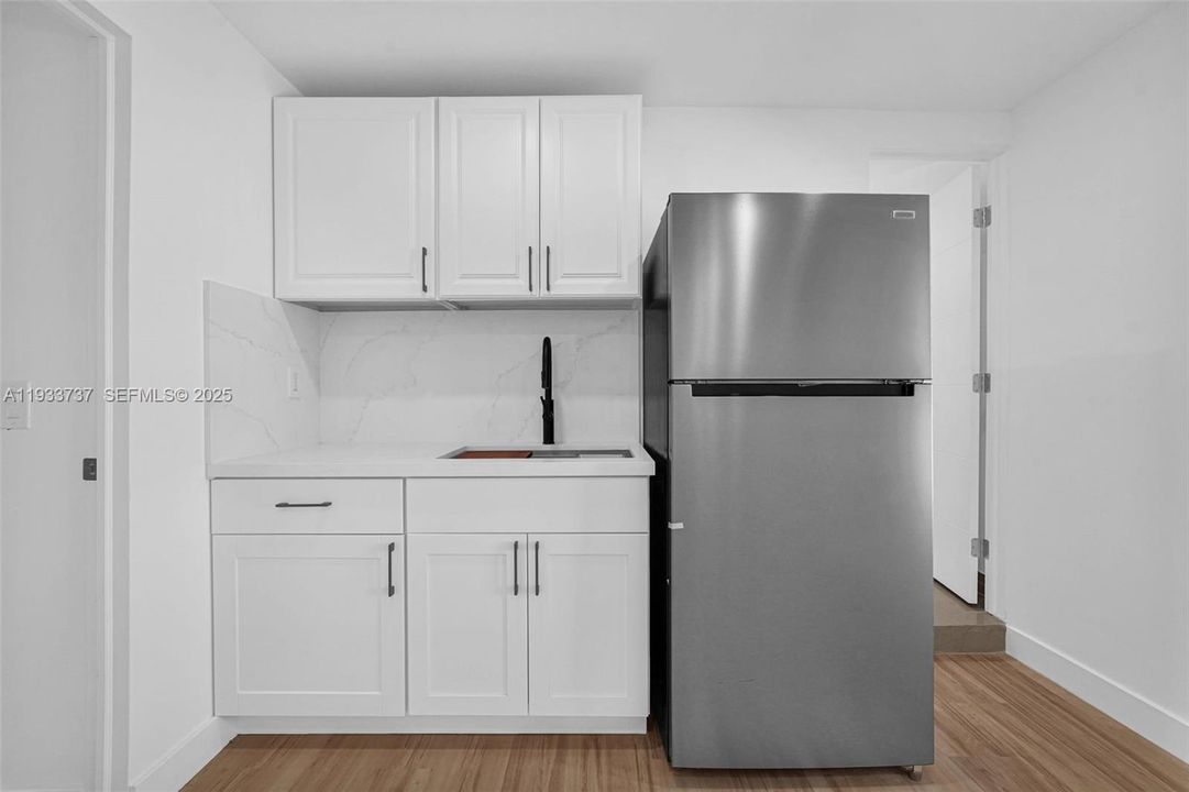 For Rent: $3,600 (3 beds, 1 baths, 1670 Square Feet)