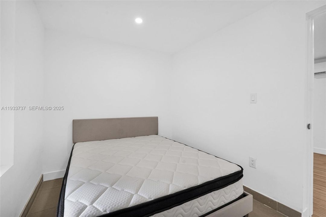 For Rent: $3,600 (3 beds, 1 baths, 1670 Square Feet)