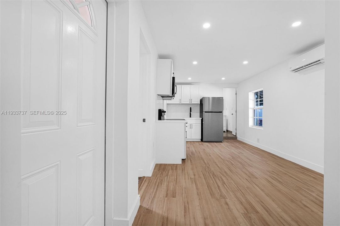 For Rent: $3,600 (3 beds, 1 baths, 1670 Square Feet)