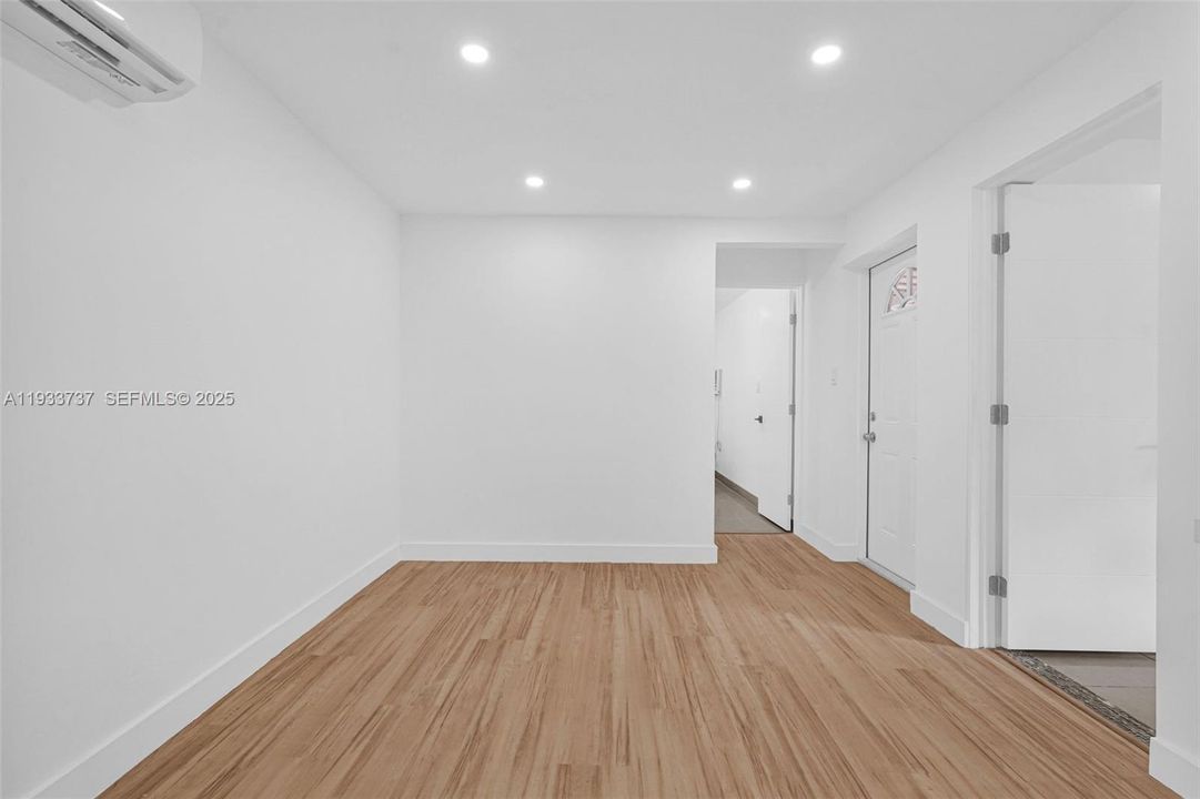 For Rent: $3,600 (3 beds, 1 baths, 1670 Square Feet)