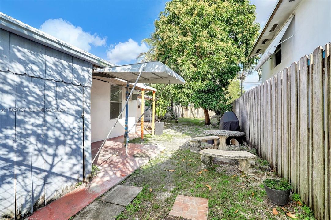 For Rent: $3,600 (3 beds, 1 baths, 1670 Square Feet)