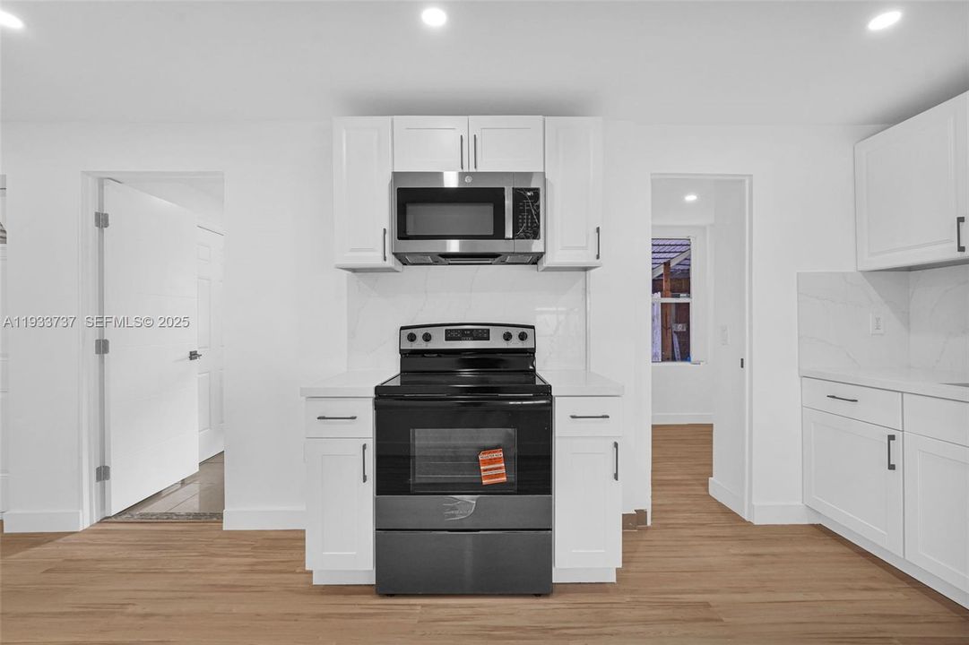 For Rent: $3,600 (3 beds, 1 baths, 1670 Square Feet)