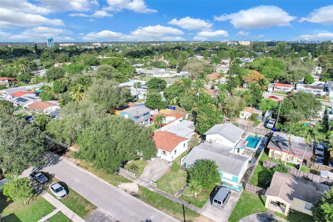 For Rent: $3,600 (3 beds, 1 baths, 1670 Square Feet)