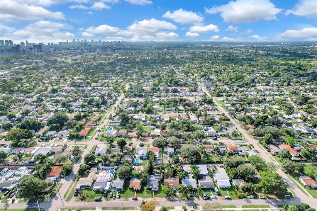 For Rent: $3,600 (3 beds, 1 baths, 1670 Square Feet)