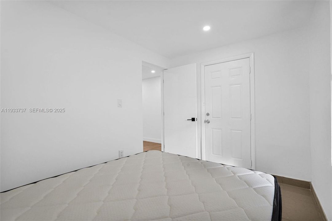 For Rent: $3,600 (3 beds, 1 baths, 1670 Square Feet)