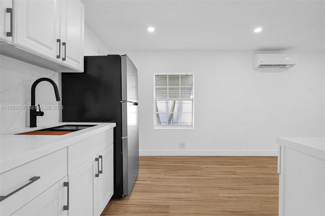 For Rent: $3,600 (3 beds, 1 baths, 1670 Square Feet)