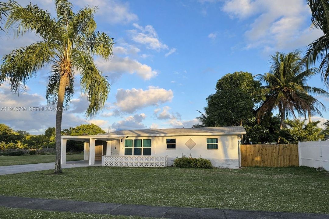 En Venta: $415,000 (3 camas, 2 baños, 1059 Pies cuadrados)