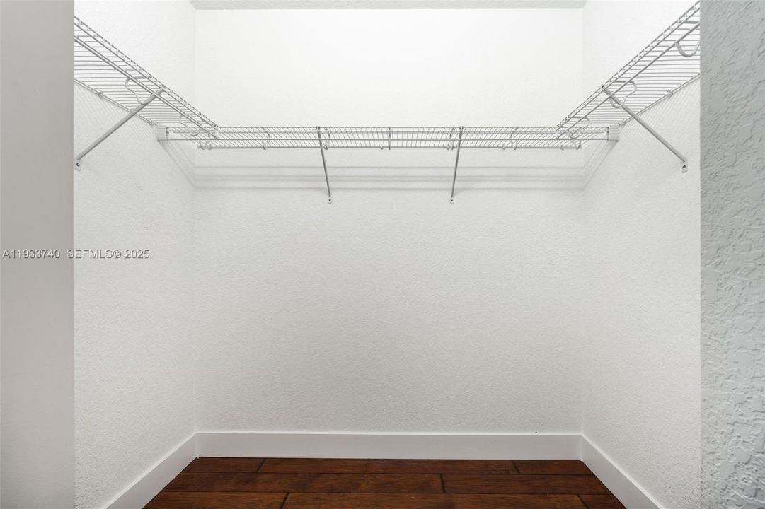 For Rent: $3,500 (3 beds, 2 baths, 1724 Square Feet)