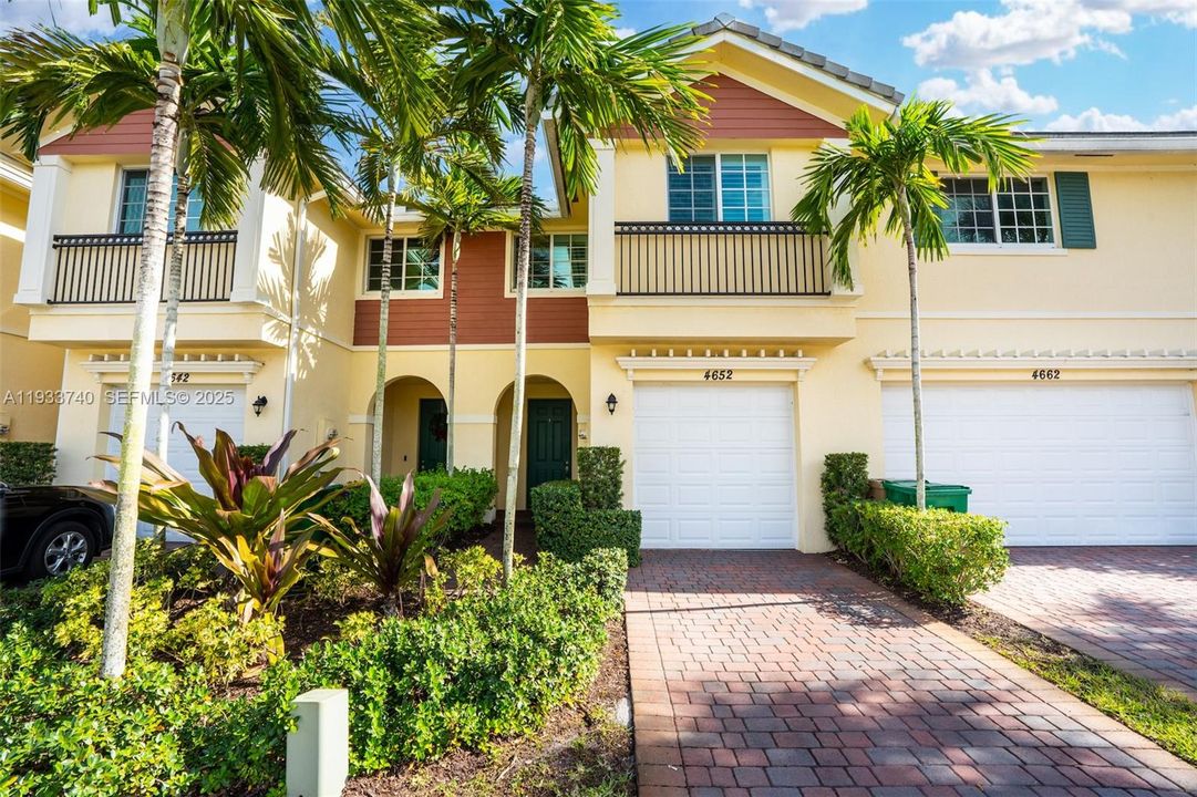 For Rent: $3,500 (3 beds, 2 baths, 1724 Square Feet)