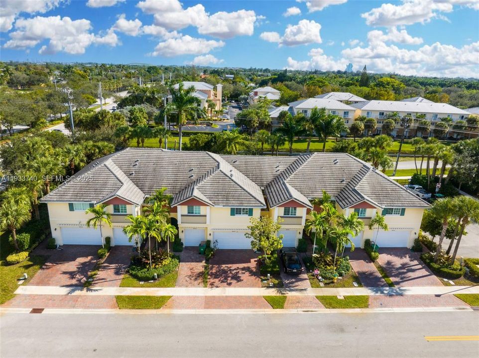 For Rent: $3,500 (3 beds, 2 baths, 1724 Square Feet)